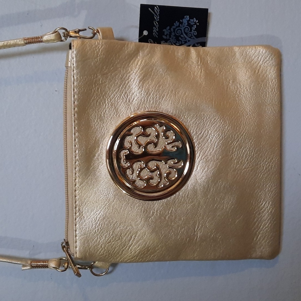 Gold Faux Leather Small Crossbody Purse Bag Zipper Closure Gold Metal A…